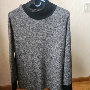 C by Bloomingdale's cashmere sweater, size large, black